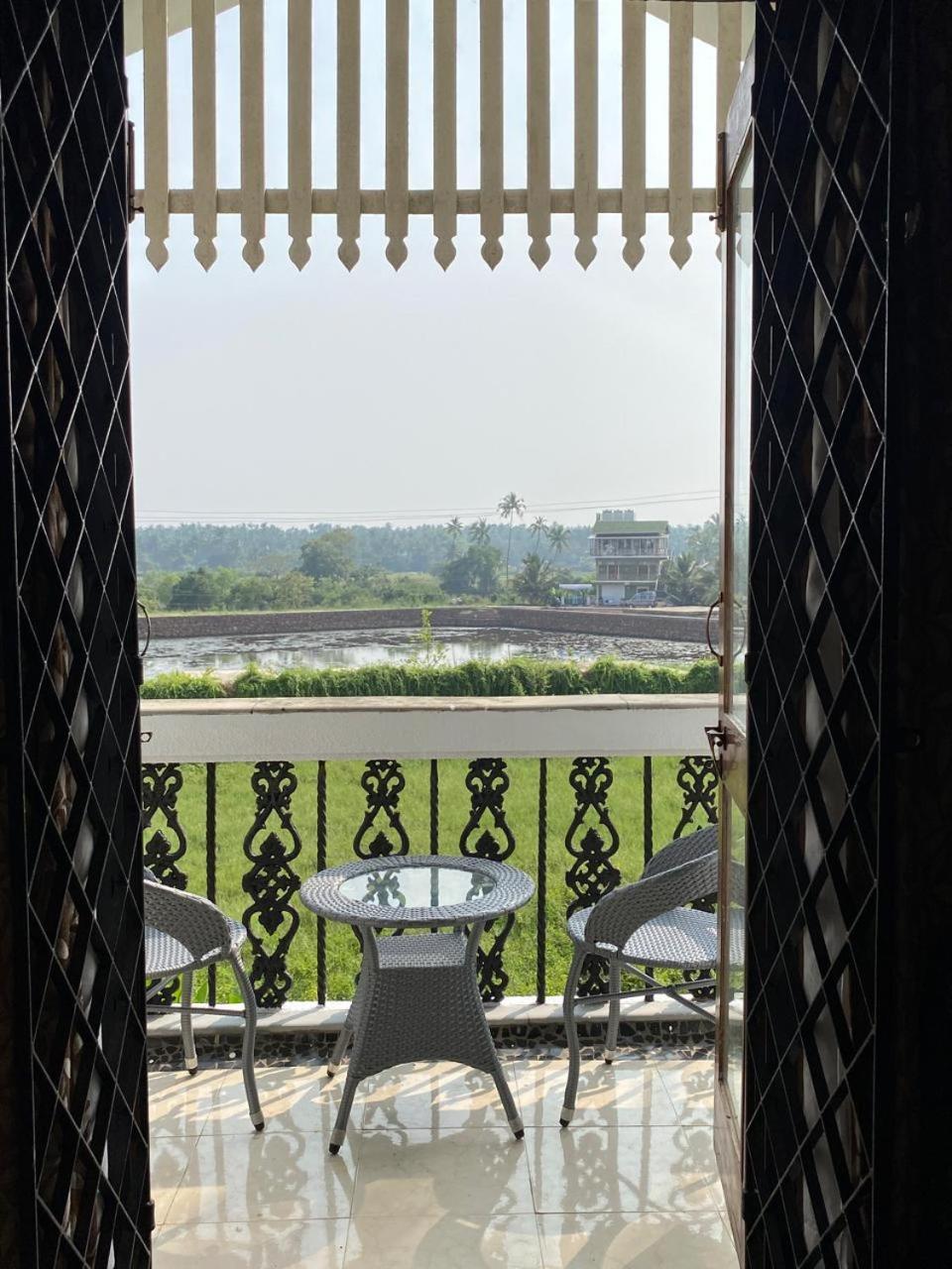 Villa Nostalgia - A Luxurious Villa In North Goa อาร์โปรา ภายนอก รูปภาพ